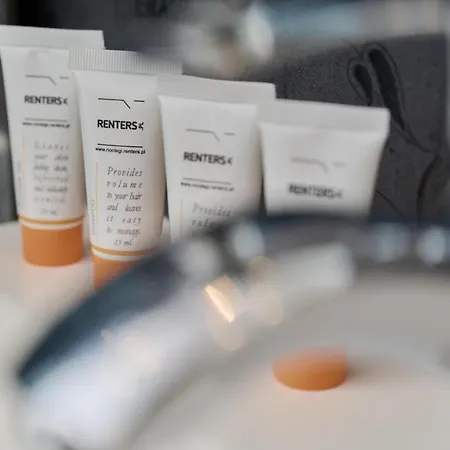 Comfortable & Cozy With Balcony - Klimasa By Renters * Wrocław