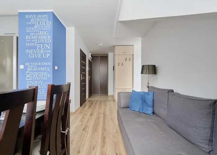 Comfortable & Cozy With Balcony - Klimasa By Renters Appartement