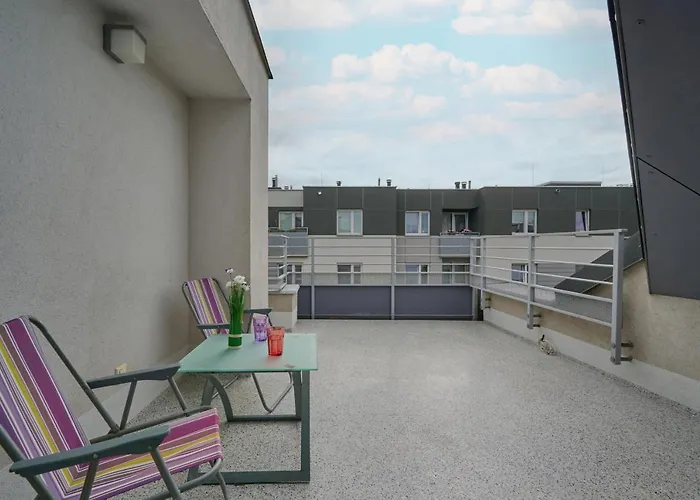 Comfortable & Cozy With Balcony - Klimasa By Renters Wrocław