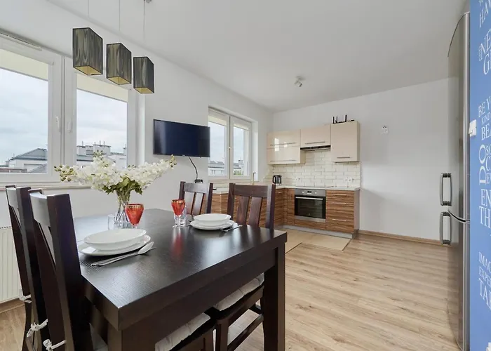 Comfortable & Cozy With Balcony - Klimasa By Renters Appartement *